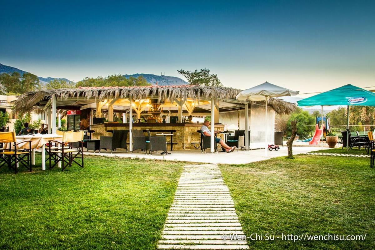 Poseidon Studios เยโอริยิอูโปลิส ภายนอก รูปภาพ